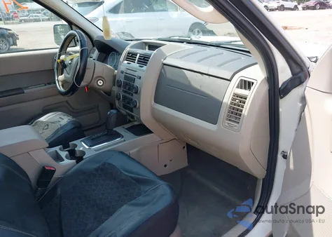 2012 Ford Escape Xlt z USA, uszkodzony, nr VIN 1FMCU9D71CKC70985